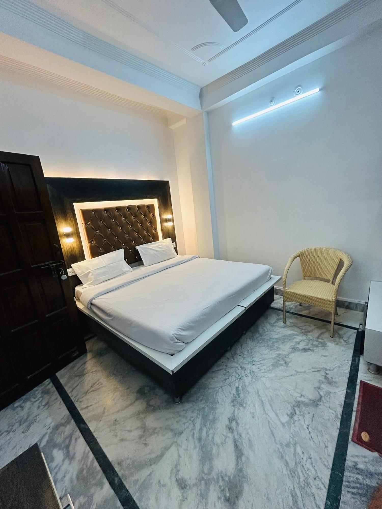 Maa Vaibhav Laxmi Guest House Rishīkesh Buitenkant foto